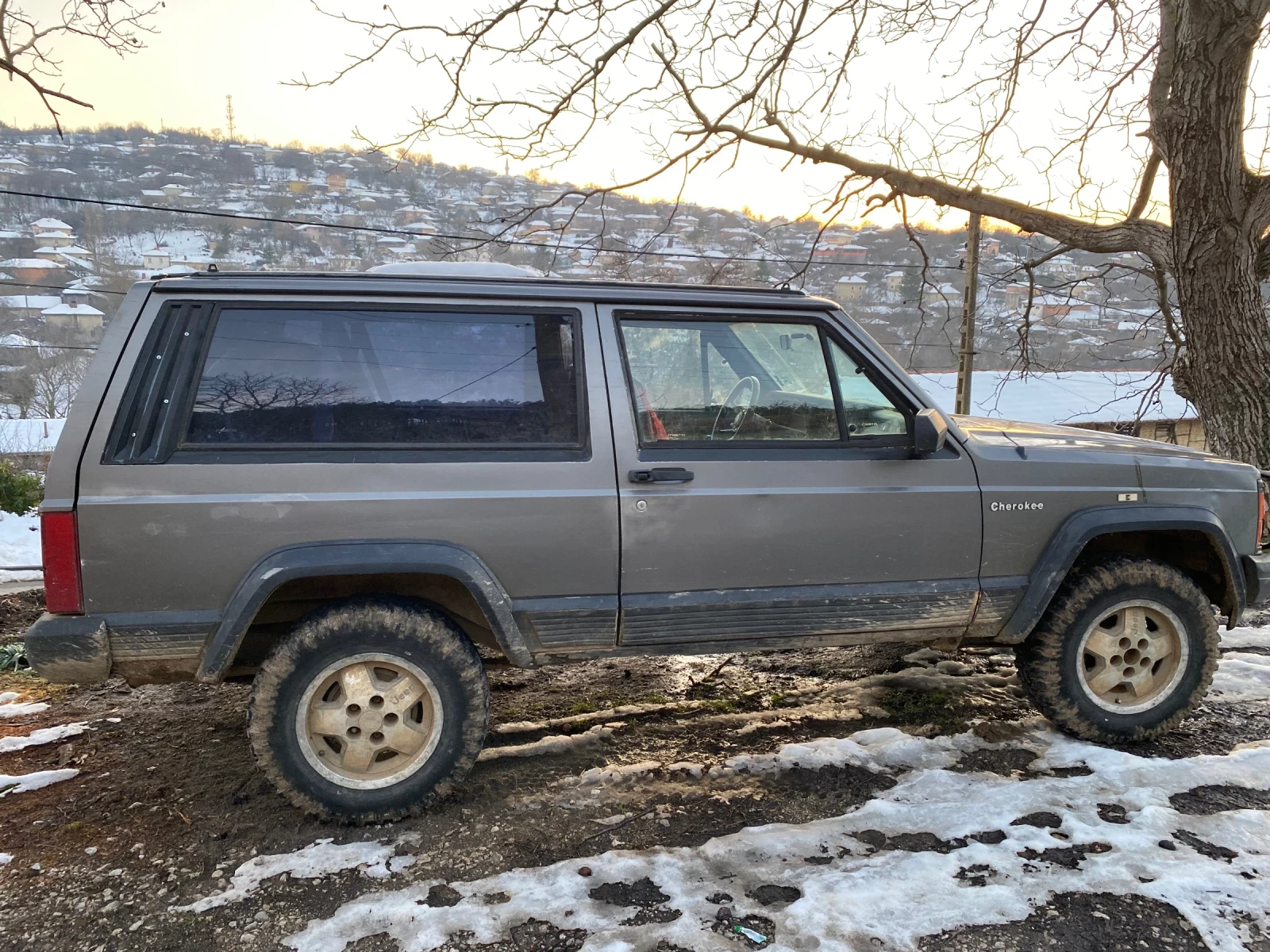 Jeep Cherokee, снимка 5 - Автомобили и джипове - 54971957