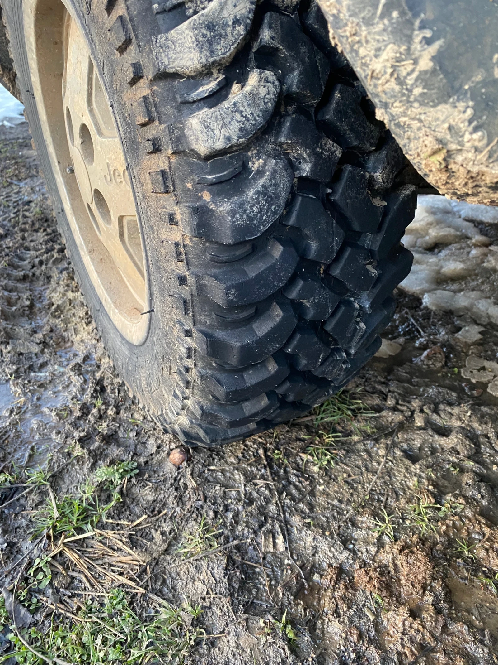 Jeep Cherokee, снимка 2 - Автомобили и джипове - 54971957