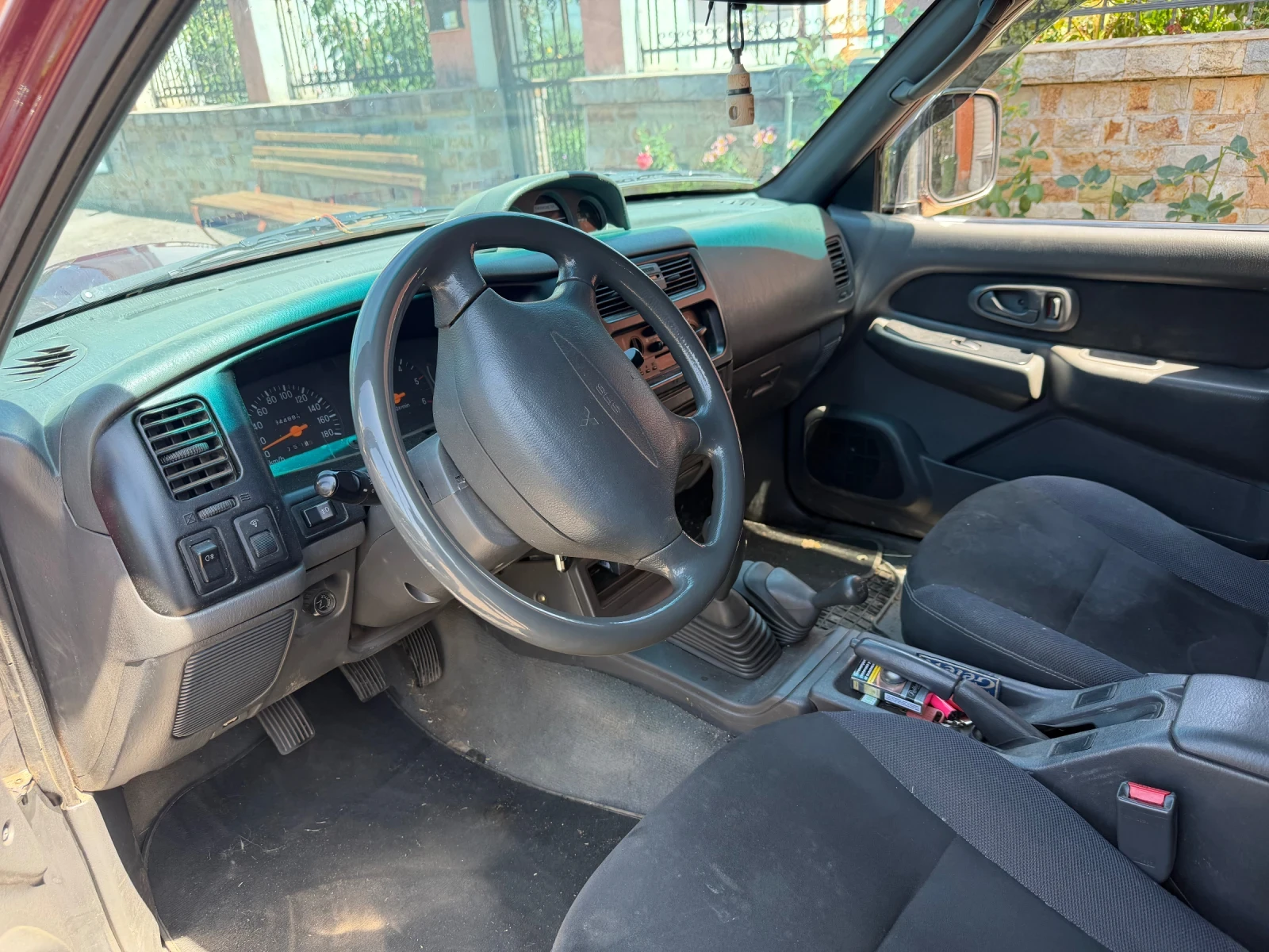 Mitsubishi L200, снимка 12 - Автомобили и джипове - 55546342