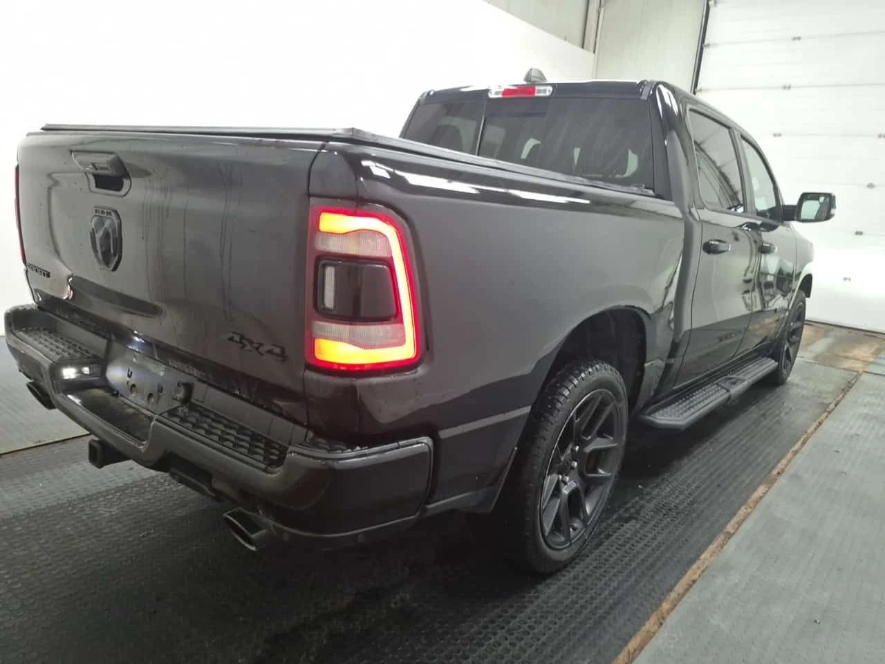 Dodge RAM 1500  Sport / 360 / ГОЛЯМА НАВИГАЦИЯ / CARFAX , снимка 14 - Автомобили и джипове - 55601776