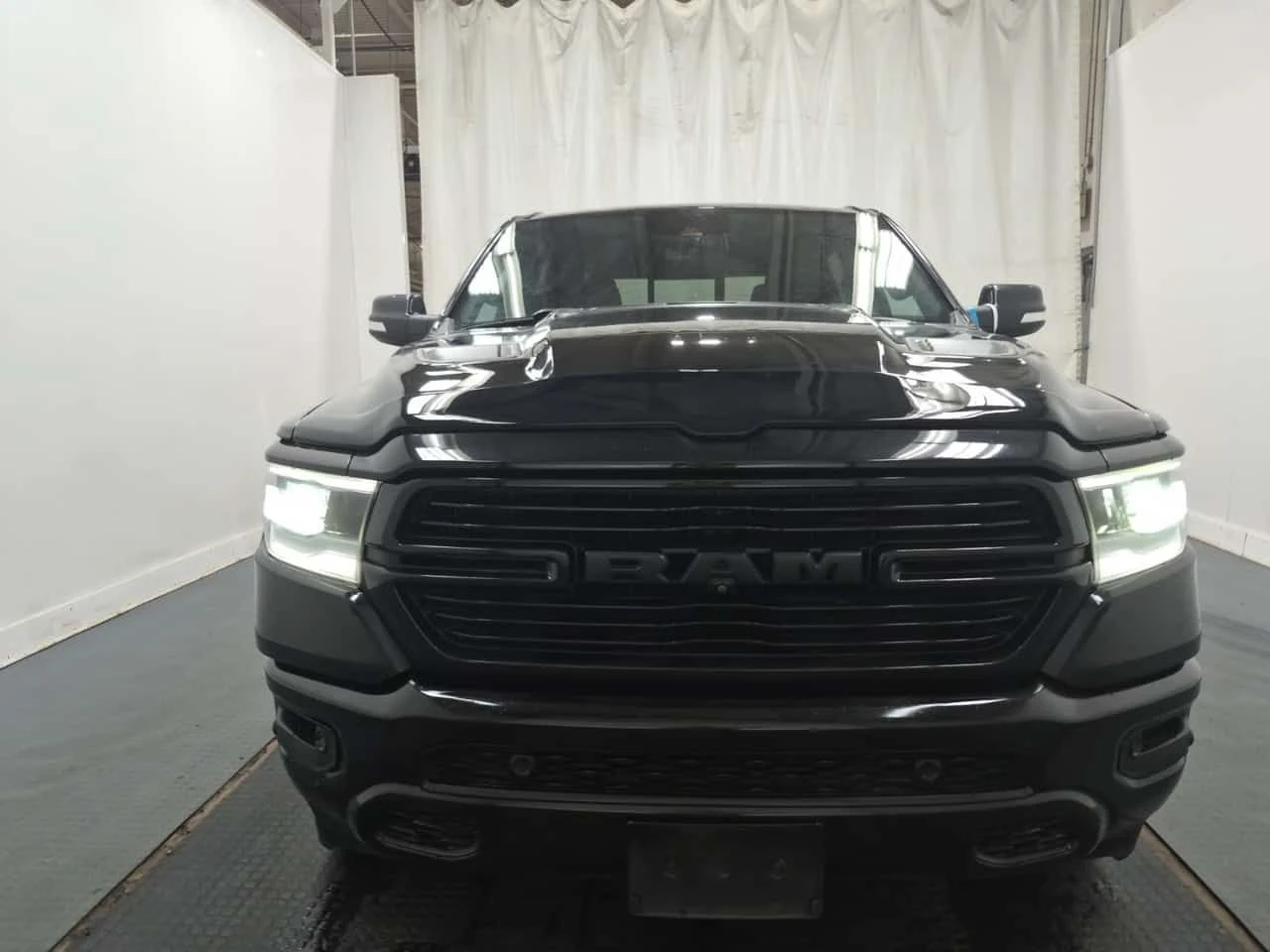 Dodge RAM 1500  Sport / 360 / ГОЛЯМА НАВИГАЦИЯ / CARFAX , снимка 6 - Автомобили и джипове - 55601776