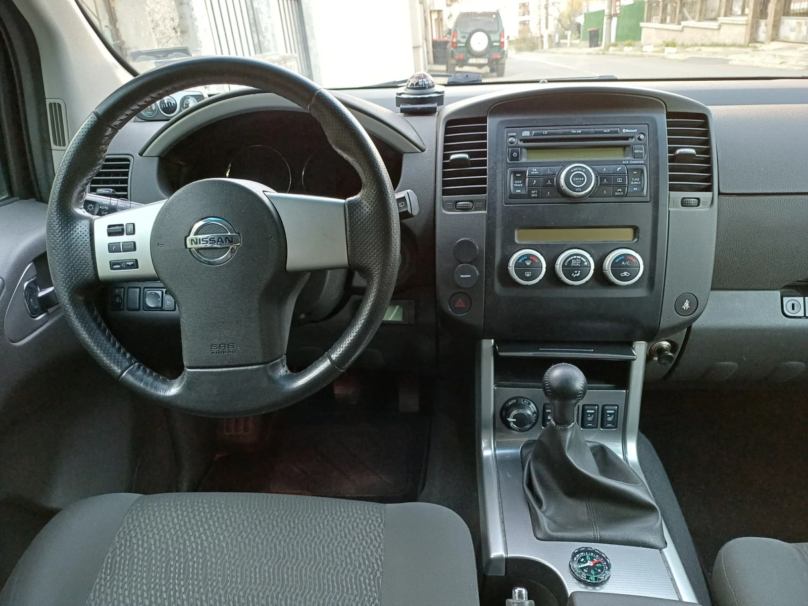 Nissan Pathfinder, снимка 12 - Автомобили и джипове - 56408266