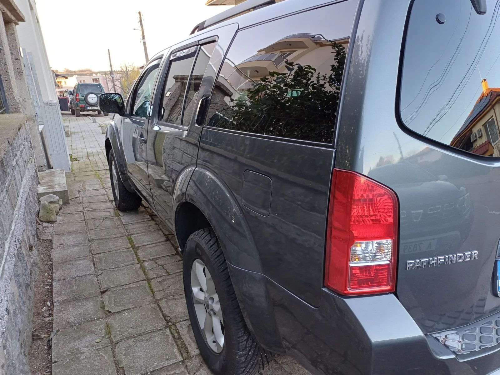 Nissan Pathfinder, снимка 4 - Автомобили и джипове - 56408266