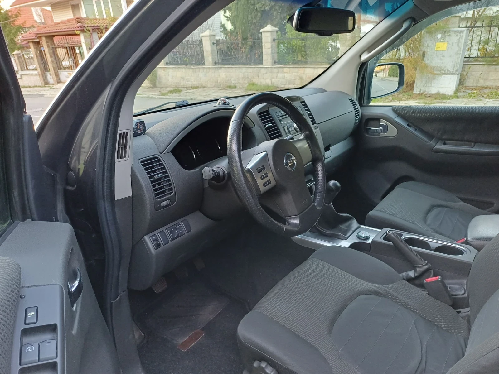Nissan Pathfinder, снимка 9 - Автомобили и джипове - 56408266