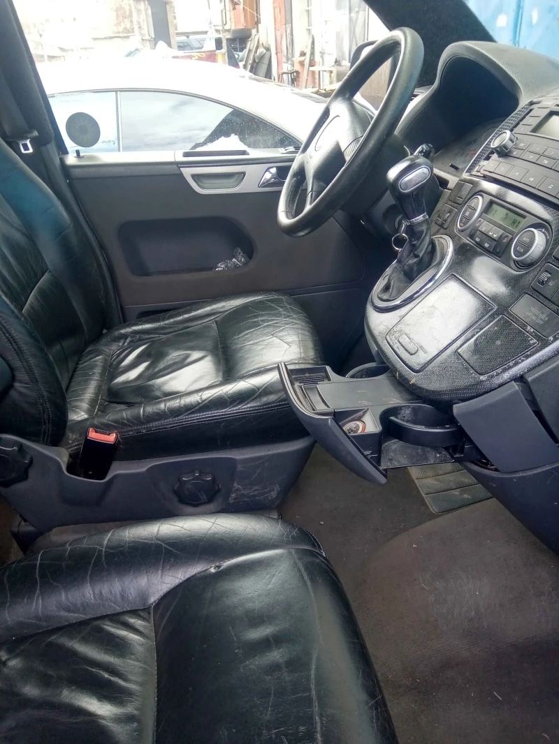 VW Multivan 2.5 TDI, снимка 6 - Бусове и автобуси - 48791570