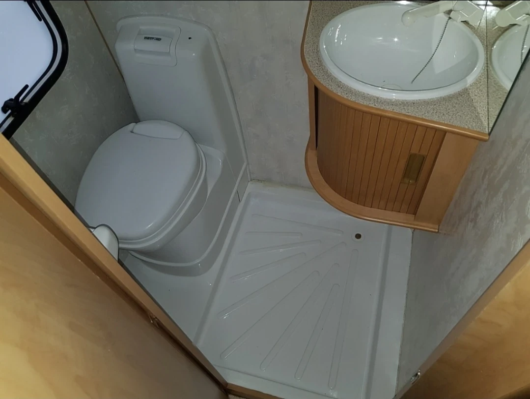  ABI Trigano Rubis 380 | Mobile.bg   14