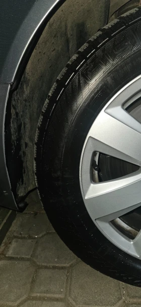 Гуми Зимни 225/55R16, снимка 12 - Гуми и джанти - 52879106