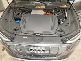 Audi E-Tron PRESTIGE | 360 КАМЕРА | ВАКУУМ | ОБДУХВАНЕ | , снимка 9