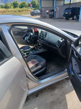 Mazda 3 Седан, снимка 7