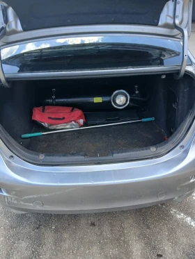 Mazda 3 Седан, снимка 11