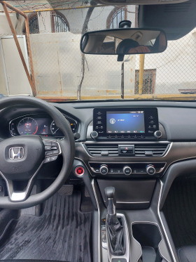 Honda Accord 1.5Т, снимка 10 - Автомобили и джипове - 45366498