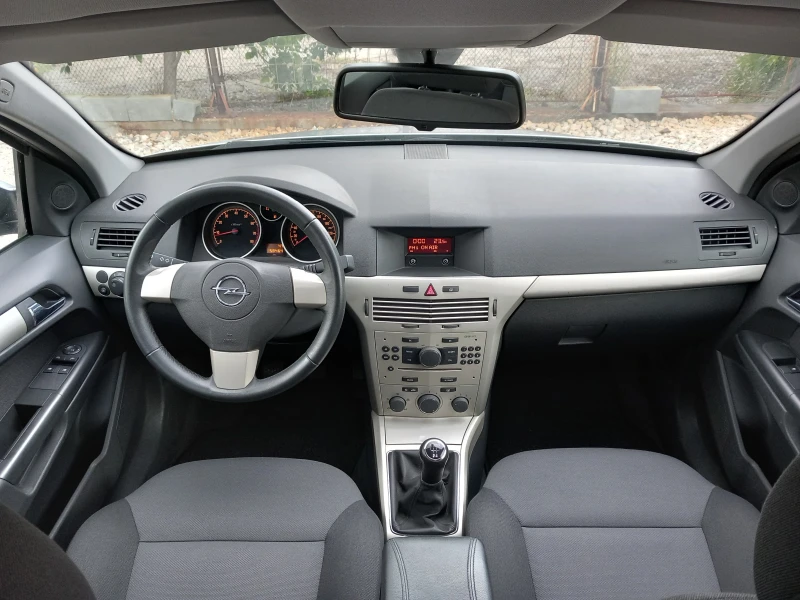 Opel Astra 1.4i Клима Face, снимка 9 - Автомобили и джипове - 47485516