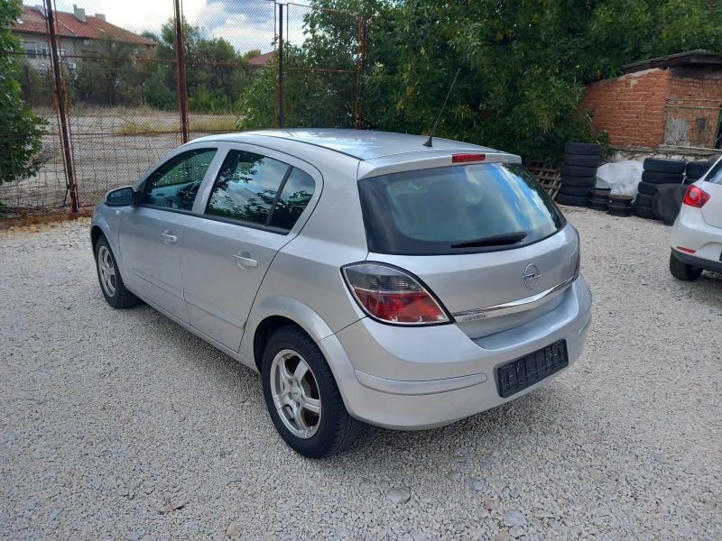 Opel Astra 1.4i Клима Face, снимка 3 - Автомобили и джипове - 47485516