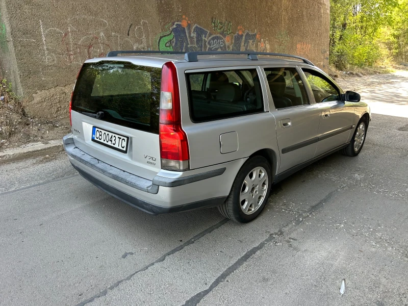 Volvo V70 2.5D , снимка 4 - Автомобили и джипове - 52637082