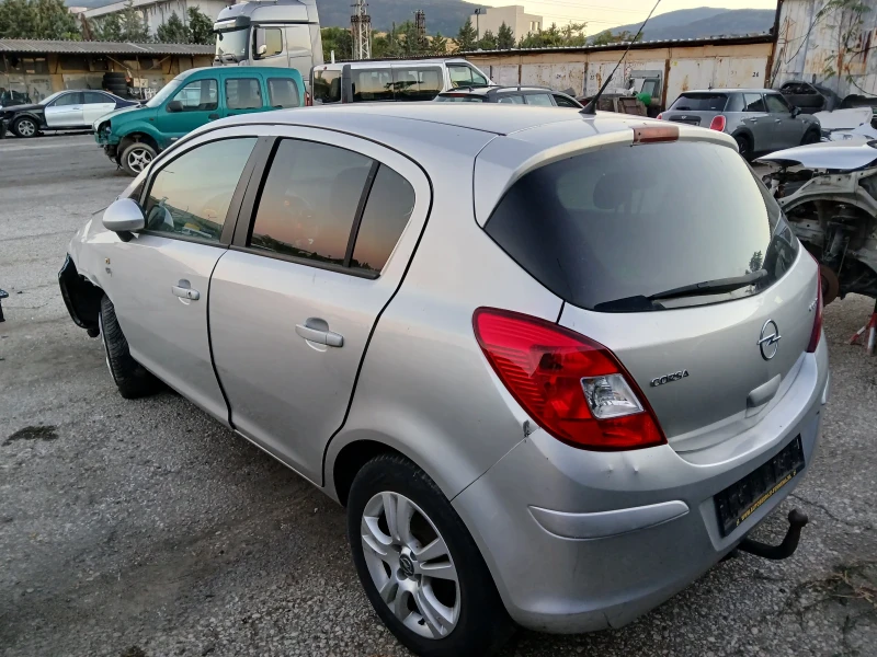 Opel Corsa 1.3 cdti НА ЧАСТИ!, снимка 3 - Автомобили и джипове - 52515161