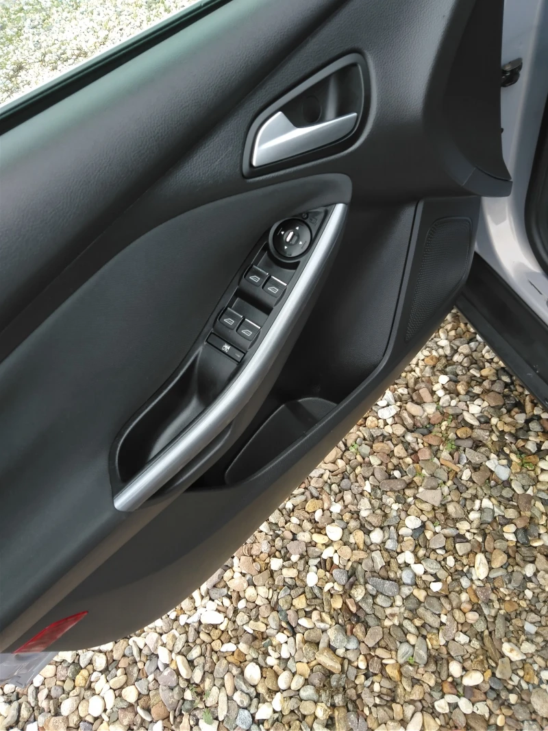 Ford Focus 1.6 d, снимка 8 - Автомобили и джипове - 52361613