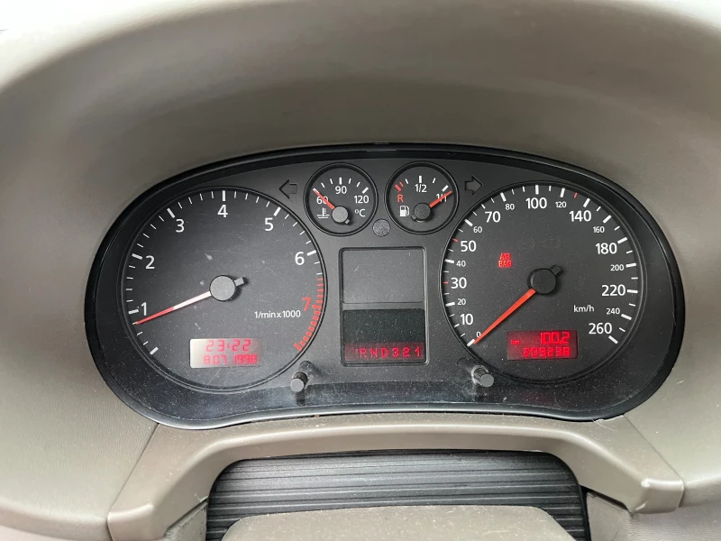 Audi A3 1.8, снимка 6 - Автомобили и джипове - 52569717