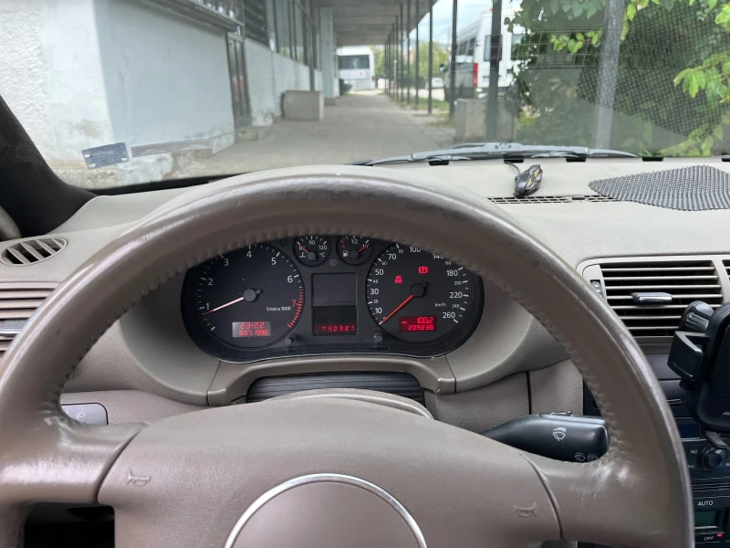 Audi A3 1.8, снимка 5 - Автомобили и джипове - 52569717