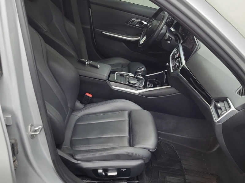 BMW 330 i xDrive* * CARFAX* * АВТОКРЕДИТ* * , снимка 9 - Автомобили и джипове - 53076809