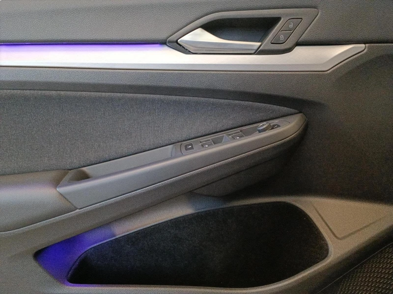 VW Golf 1.0TSI* LED* NAVI* DISTR* CARPLAY* , снимка 6 - Автомобили и джипове - 53454783