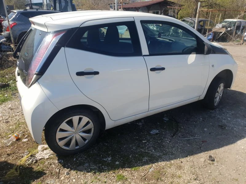 Toyota Aygo 1.0i, снимка 2 - Автомобили и джипове - 24885628