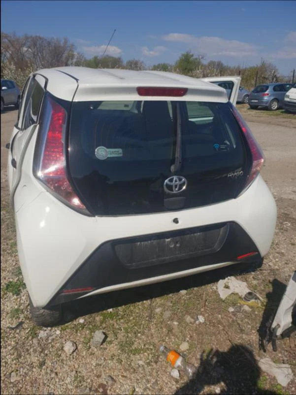 Toyota Aygo 1.0i, снимка 1 - Автомобили и джипове - 24885628