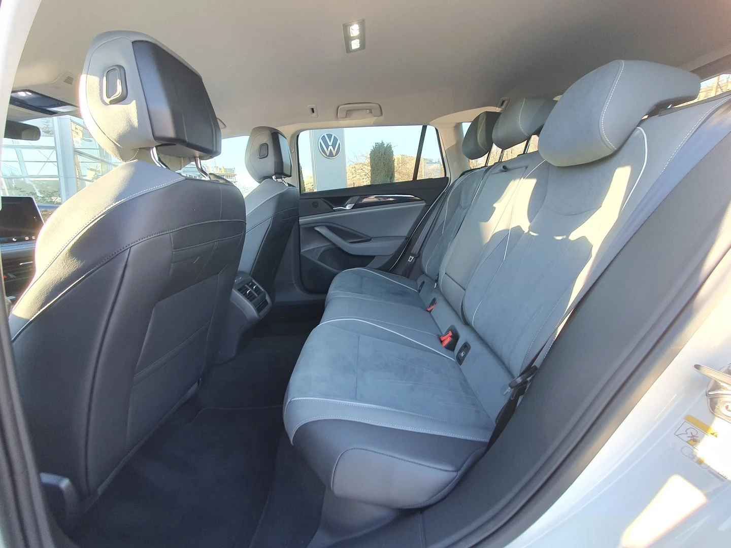 VW Passat 9 Business 1.5 eTSI DSG - изображение 4