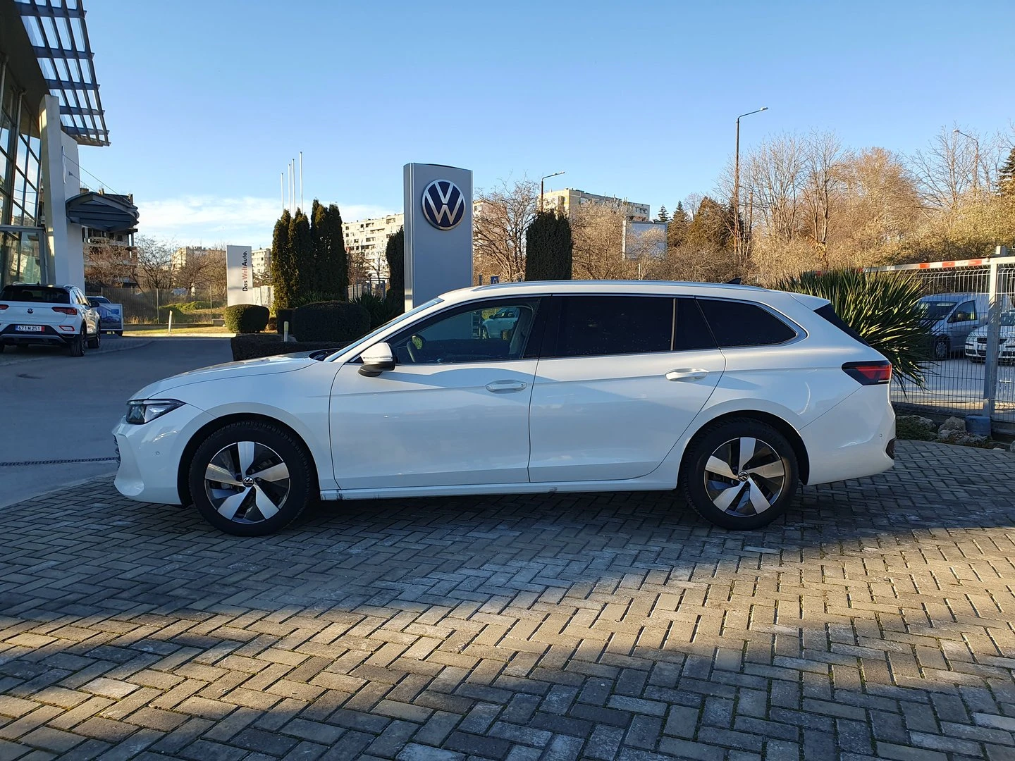 VW Passat 9 Business 1.5 eTSI DSG - изображение 2