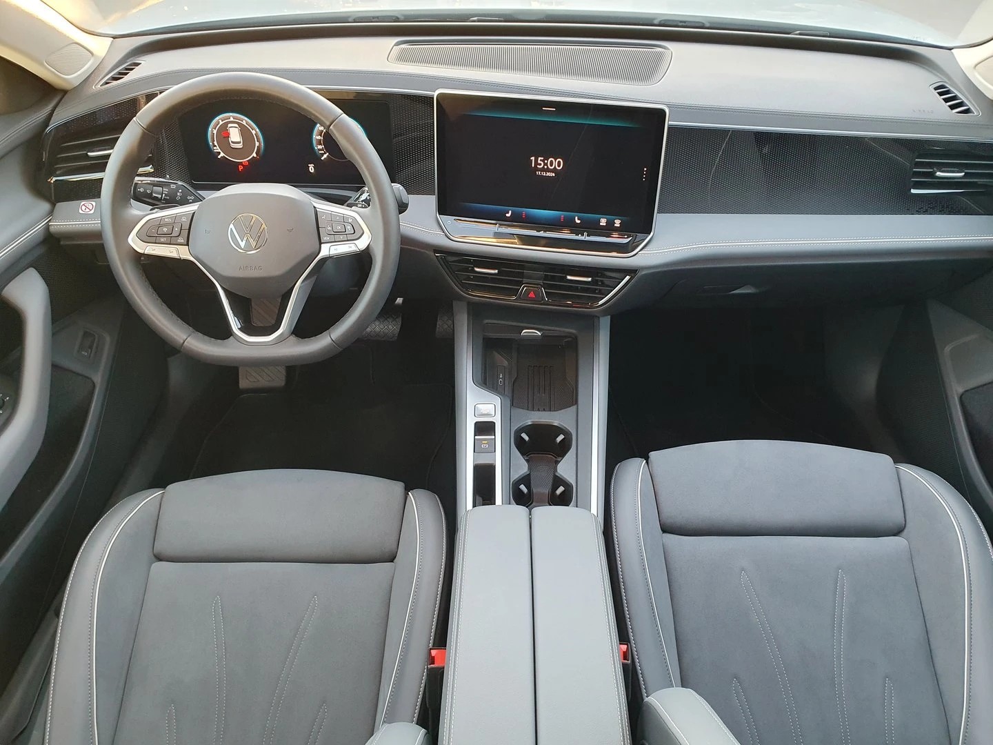 VW Passat 9 Business 1.5 eTSI DSG - изображение 5