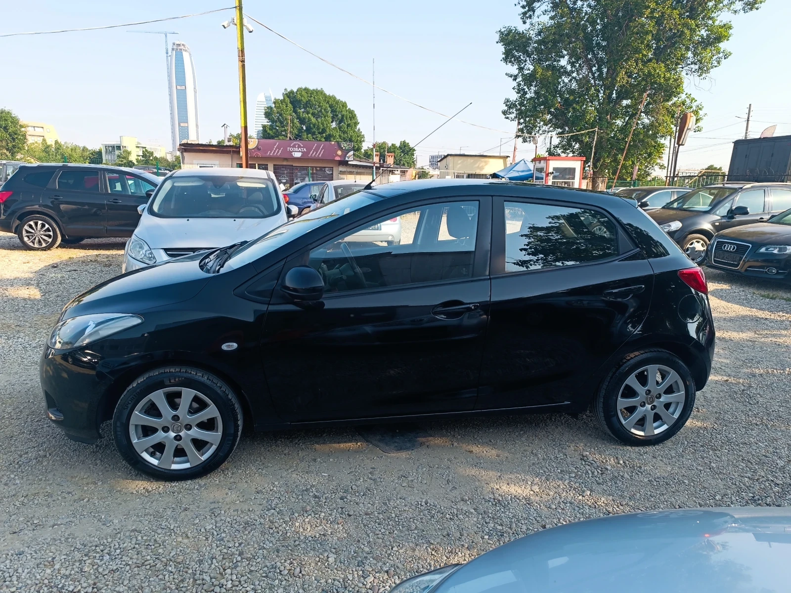 Mazda 2 1.3i - изображение 6