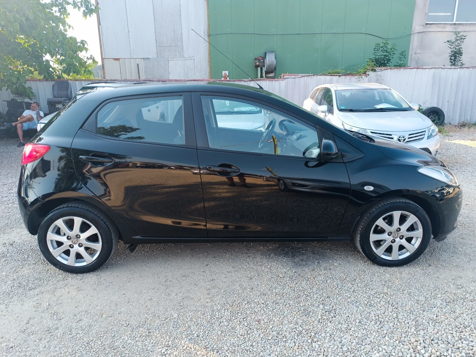 Mazda 2 1.3i - изображение 2