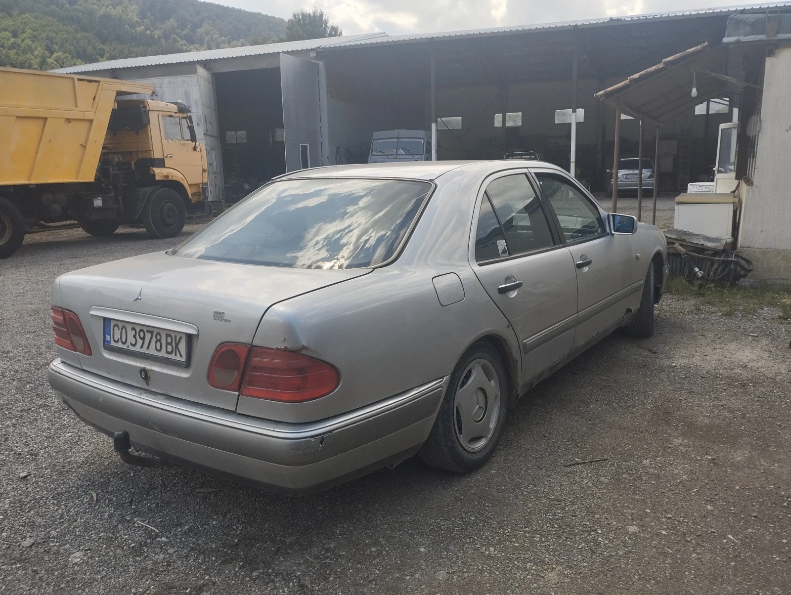 Mercedes-Benz E 290  - изображение 3