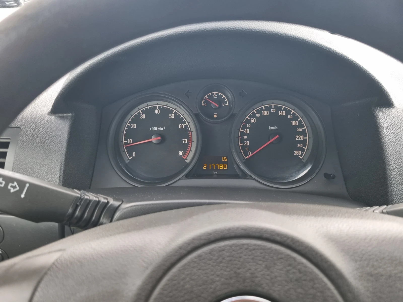 Opel Astra 1.4 i GTC - изображение 7