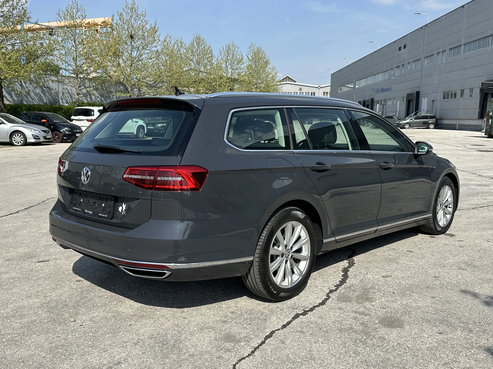 VW Passat Biturbo 2.0d 239 к.с./4x4/ГАРАНЦИЯ/БАРТЕР/ЛИЗИНГ, снимка 4 - Автомобили и джипове - 51665446