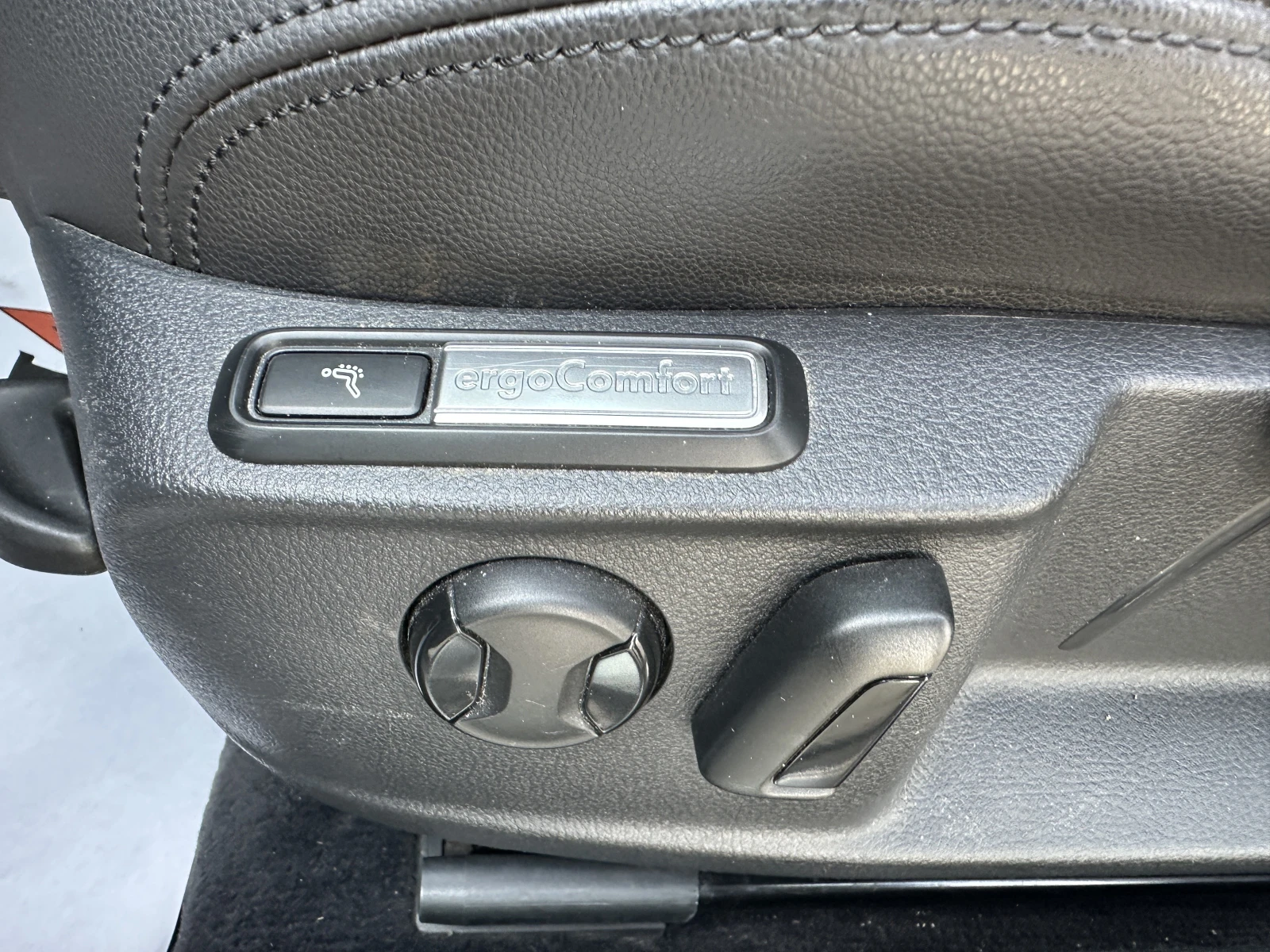 VW Passat Biturbo 2.0d 239 к.с./4x4/ГАРАНЦИЯ/БАРТЕР/ЛИЗИНГ, снимка 17 - Автомобили и джипове - 51665446