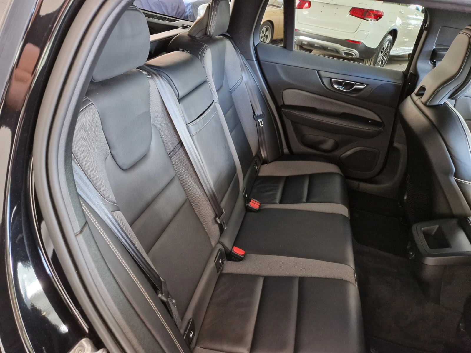 Volvo V60 B3 R-Design - изображение 9
