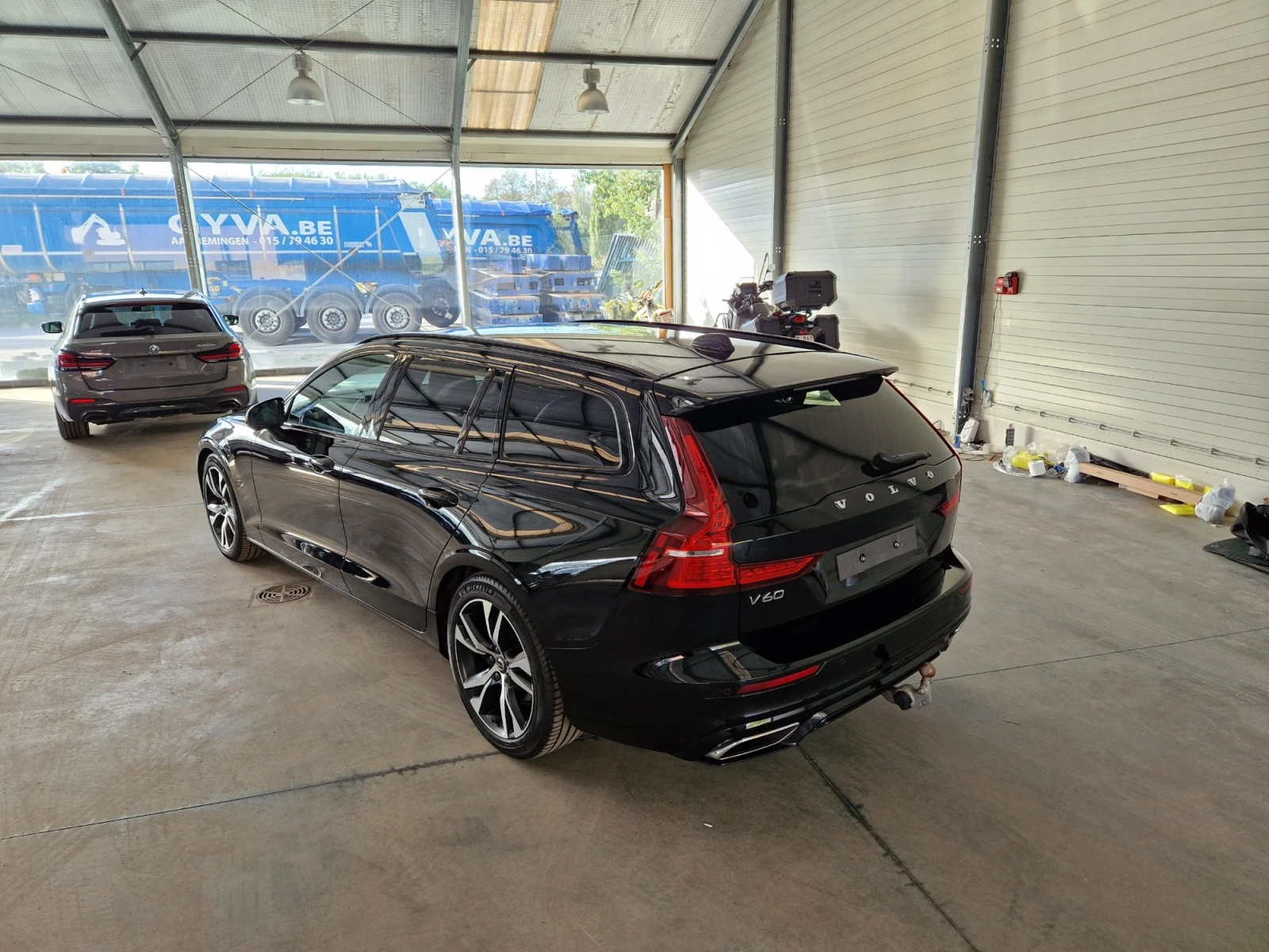 Volvo V60 B3 R-Design - изображение 4