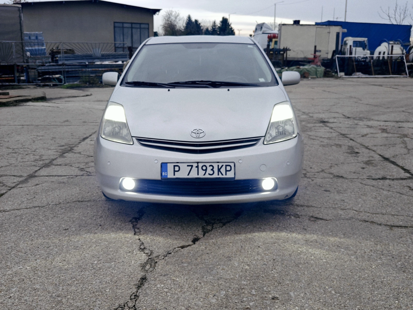Toyota Prius 1.5, снимка 7 - Автомобили и джипове - 53739308