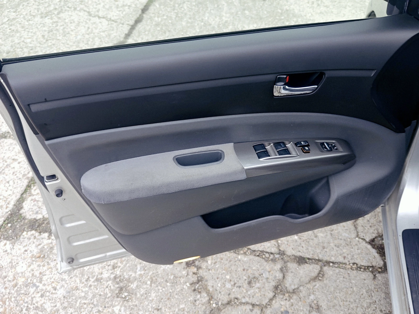 Toyota Prius 1.5, снимка 10 - Автомобили и джипове - 53739308