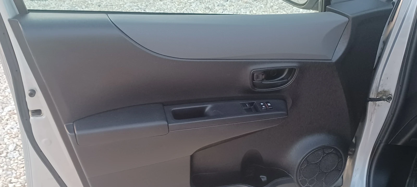 Toyota Yaris 1.4 D-4D, снимка 6 - Автомобили и джипове - 53989002