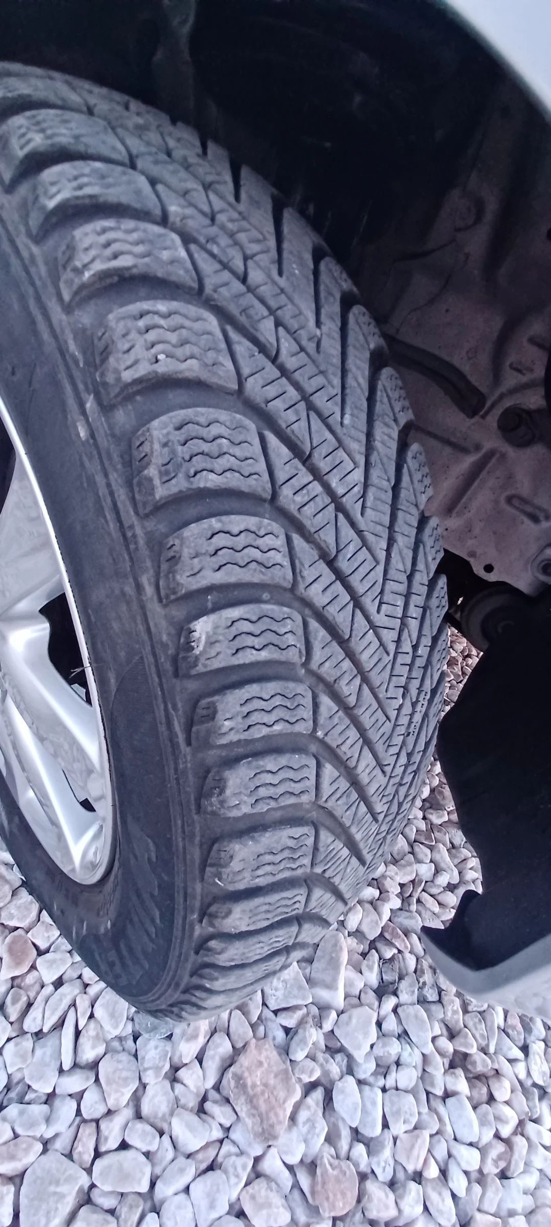 Toyota Yaris 1.4 D-4D, снимка 16 - Автомобили и джипове - 53989002