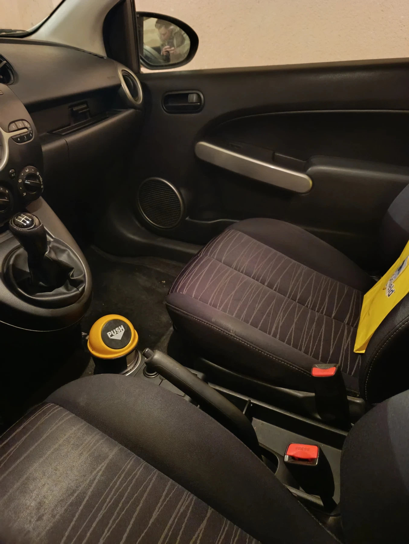 Mazda 2, снимка 6 - Автомобили и джипове - 54317309