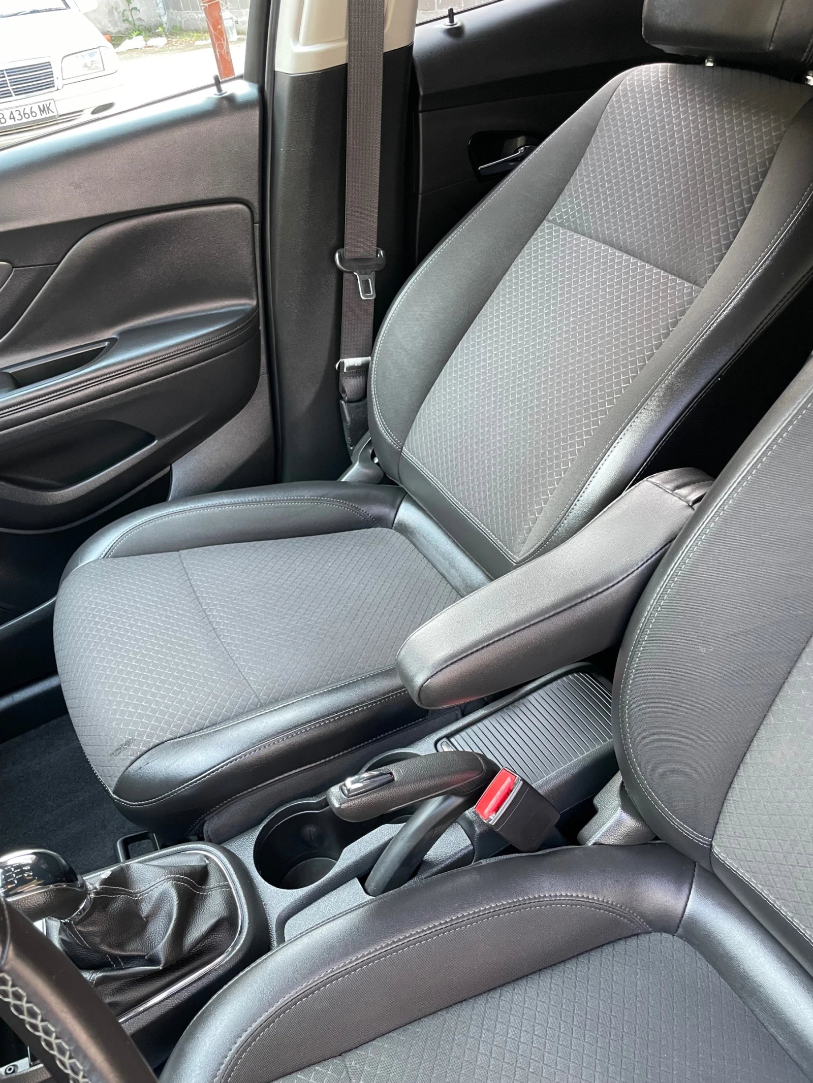 Opel Mokka X 1.6 дизел кожа , снимка 9 - Автомобили и джипове - 54356950