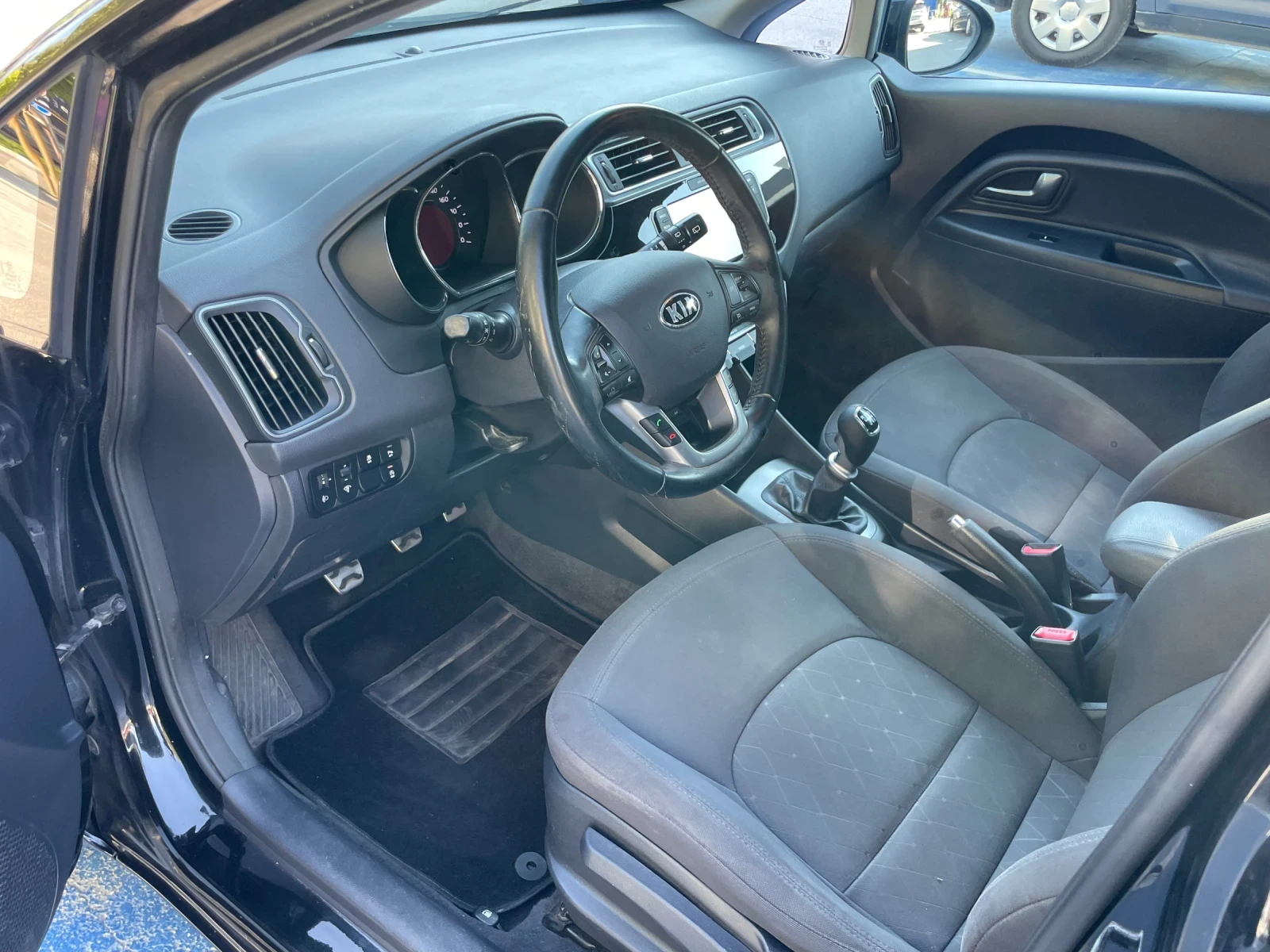 Kia Rio дизел навигация камера лед светлини , снимка 7 - Автомобили и джипове - 55467175