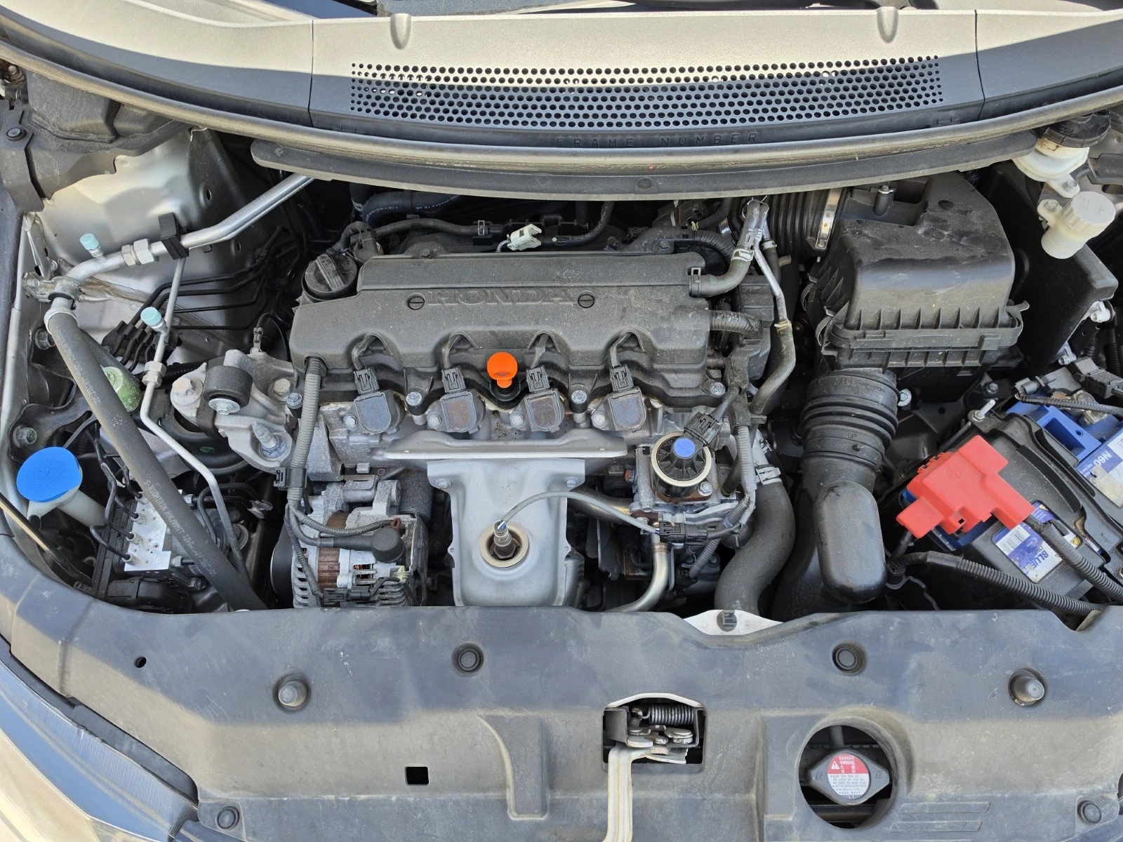 Honda Civic 1.8i-VTEC, снимка 9 - Автомобили и джипове - 54461130