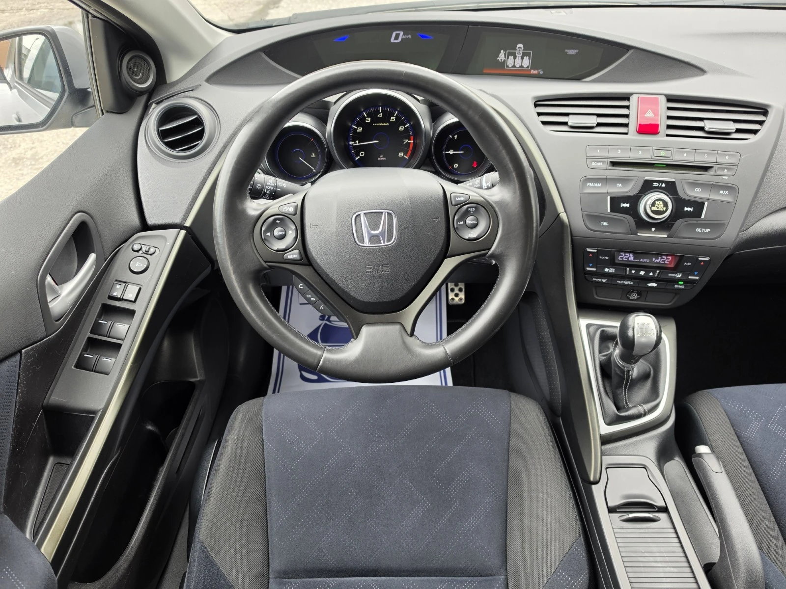 Honda Civic 1.8i-VTEC, снимка 11 - Автомобили и джипове - 54461130