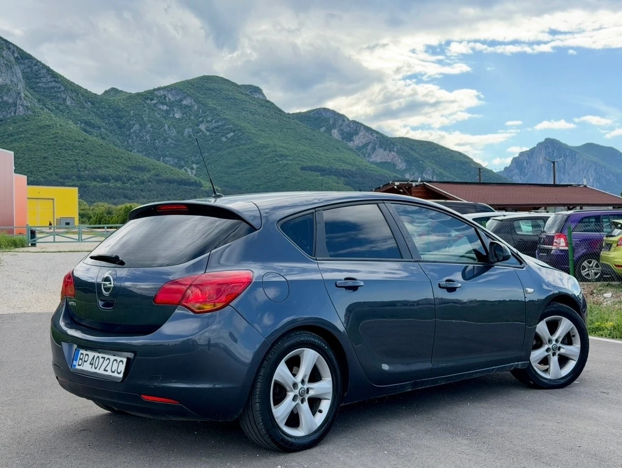 Opel Astra 1.4i/lpg, снимка 4 - Автомобили и джипове - 54568712