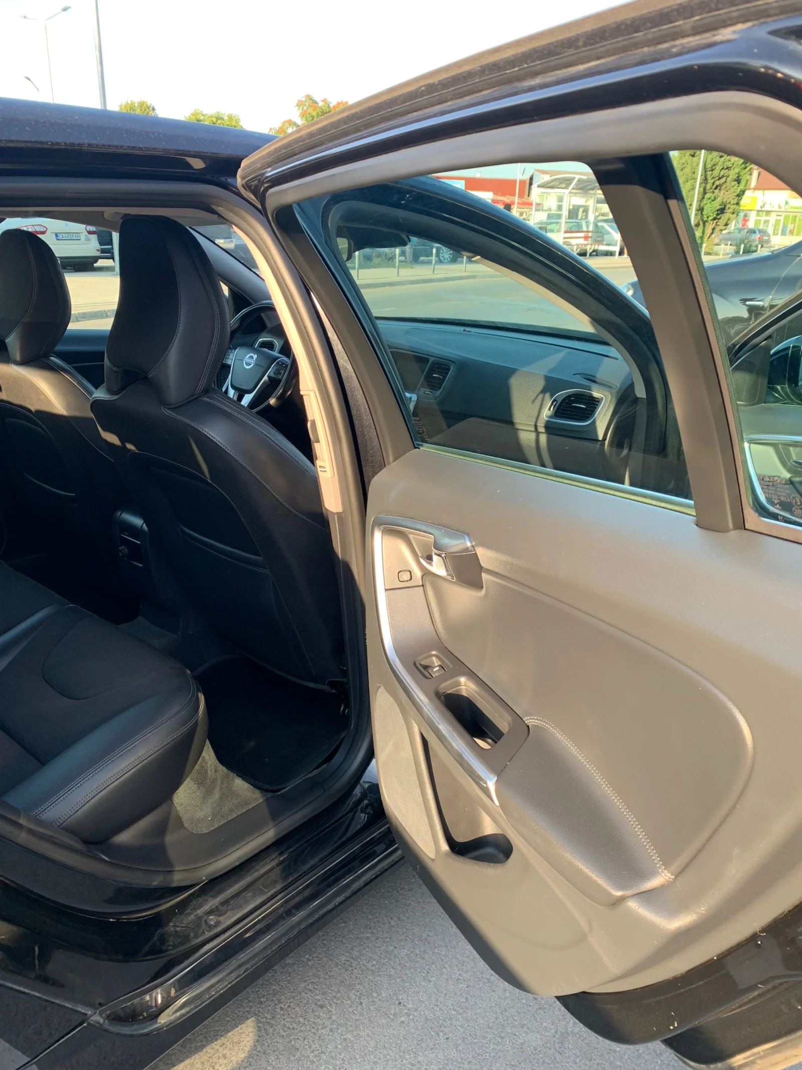 Volvo V60 Volvo V60 Plug in Hybride , снимка 8 - Автомобили и джипове - 54586226