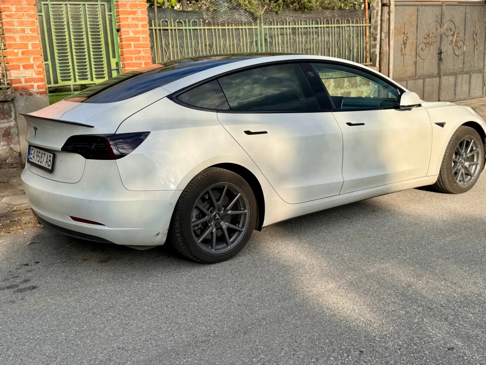 Tesla Model 3 Dual Motor Long Range FSD 82kW AWD, снимка 3 - Автомобили и джипове - 54811158