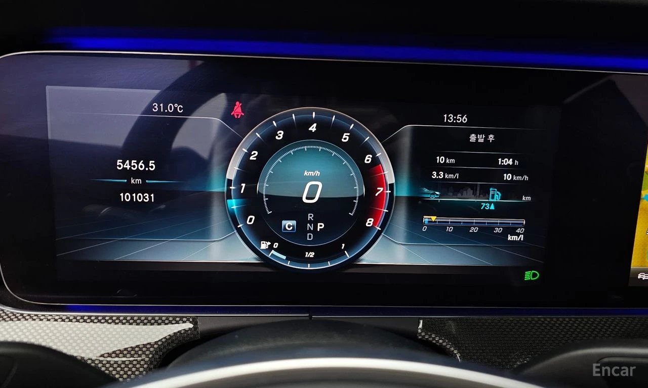 Mercedes-Benz E 400 4MATIC* BLACK EDITION* CARBON* 360* КРАЙНА ЦЕНА, снимка 12 - Автомобили и джипове - 55395680